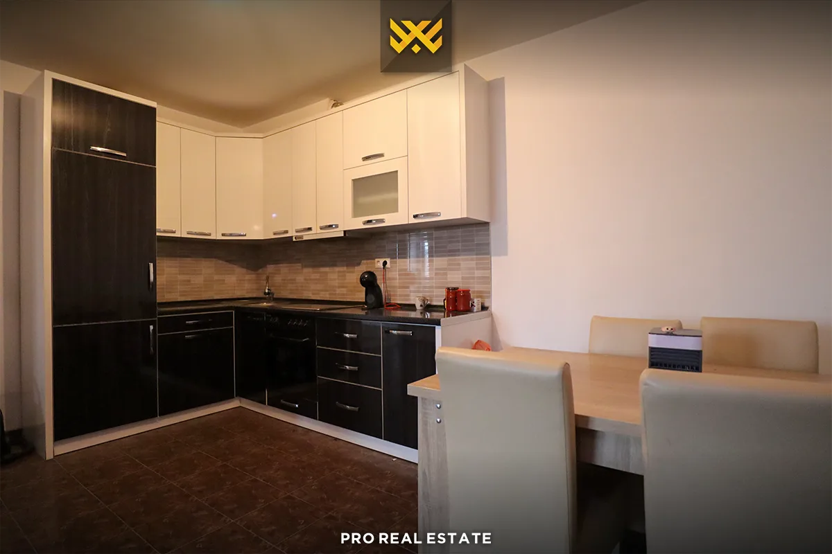 Banesë 85m² për #SHITJE në Tophane.