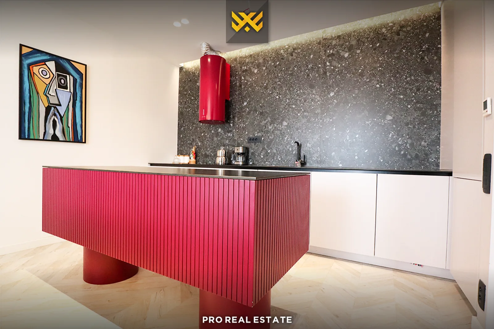 Banesë - Penthouse 115.7m² + 98m² në #SHITJE në Lagjen e Spitalit.