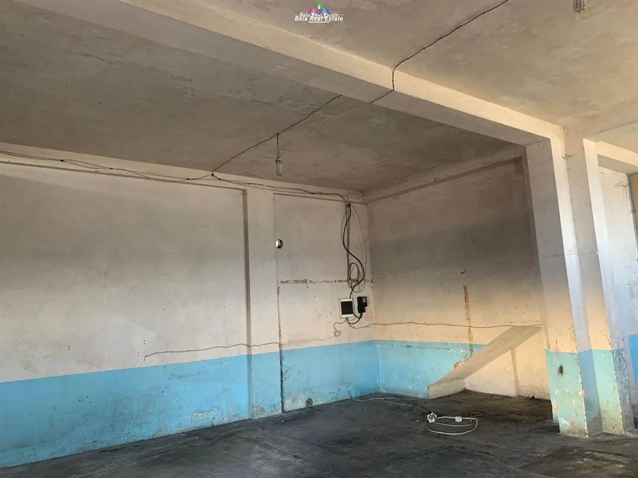 Jepet me qera Magazine perballe QTU (ID BM115) Tirane