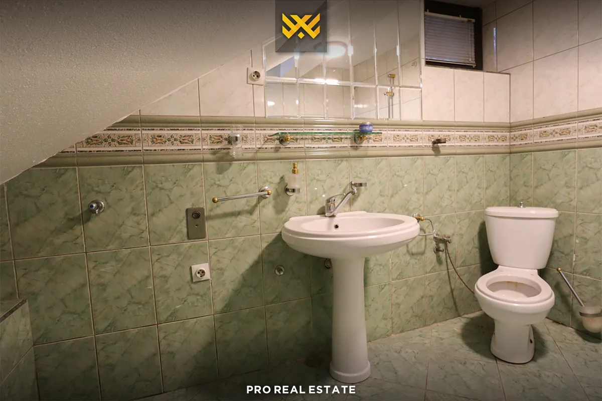 Zyrë 70m² me #QIRA në Ulpianë.