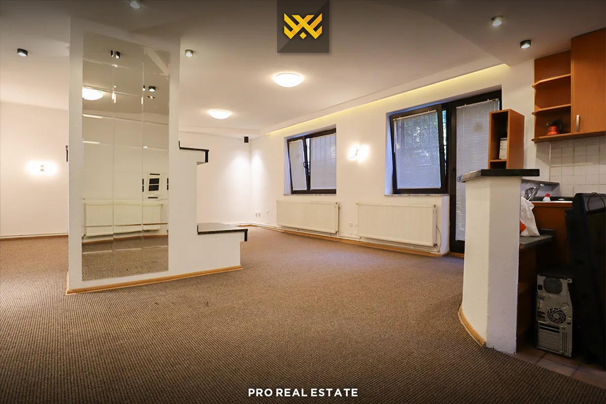 Zyrë 70m² me #QIRA në Ulpianë.