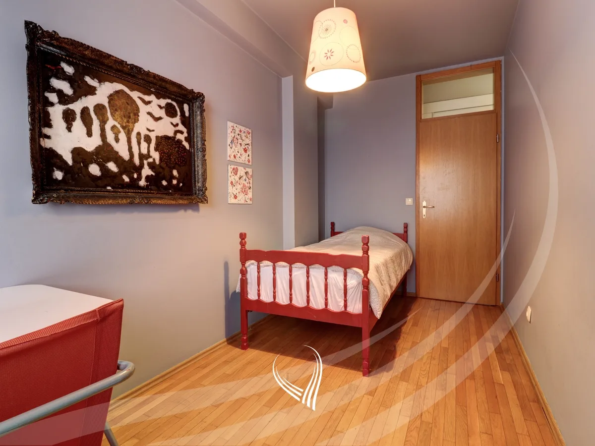 Banesë me 3 dhomë gjumi në shitje në lagjen Kalabria – Kompleksi Lesna
