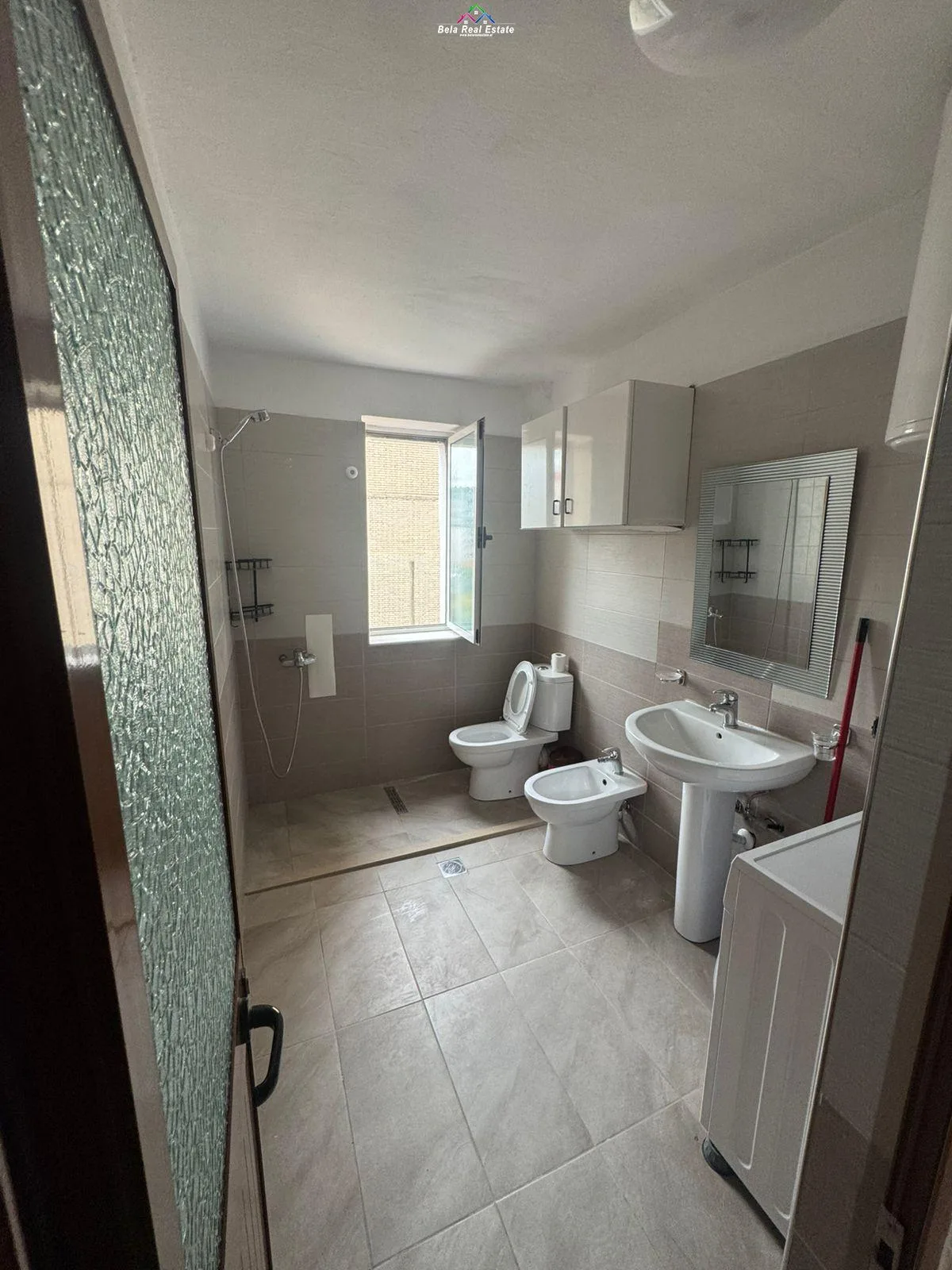 Apartament Me Qera 2+1 Tek ish Tregu Elektrik (ID B221376) Tirane