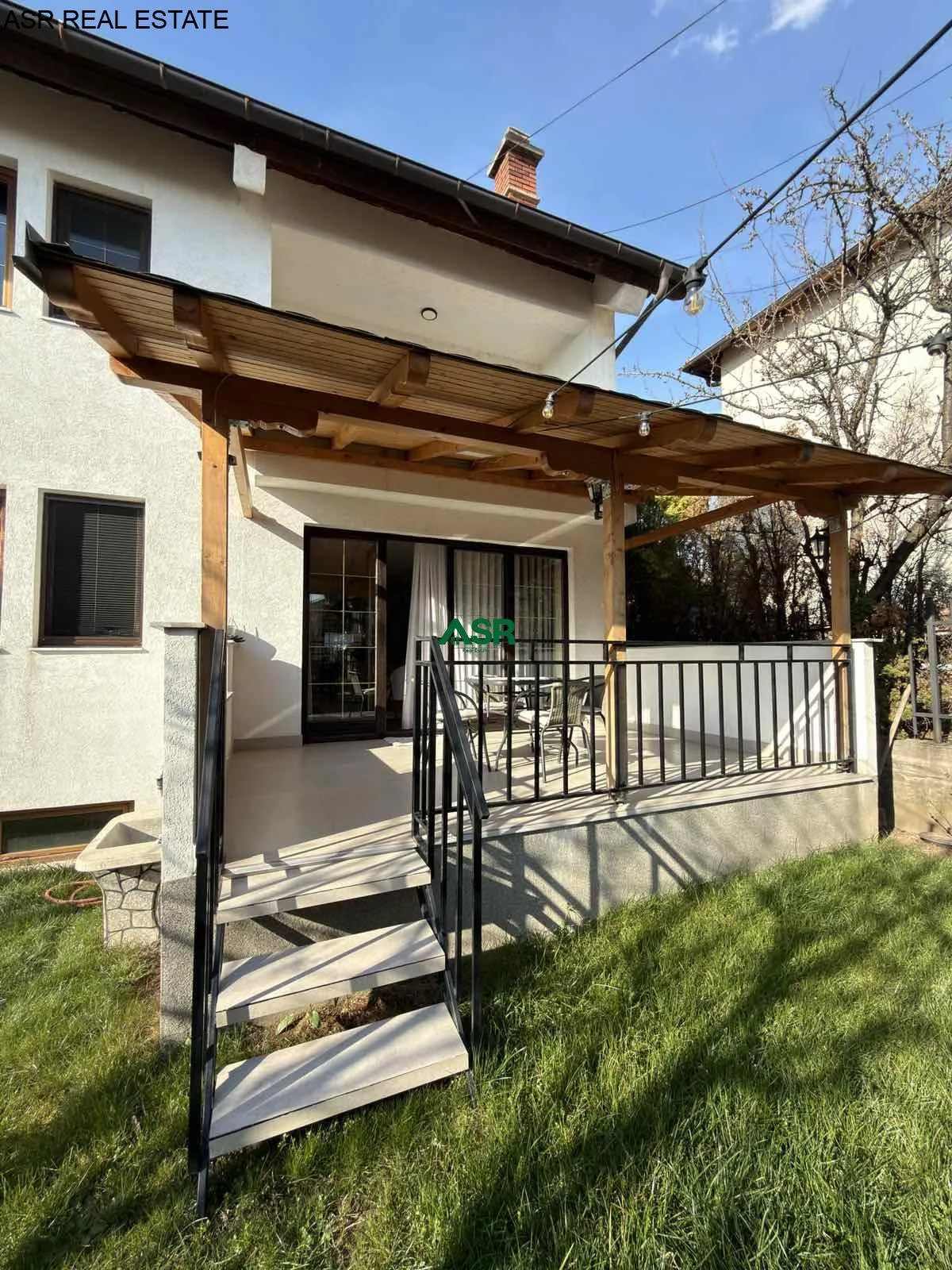 Shtëpi 420m² për SHITJE në Veternik