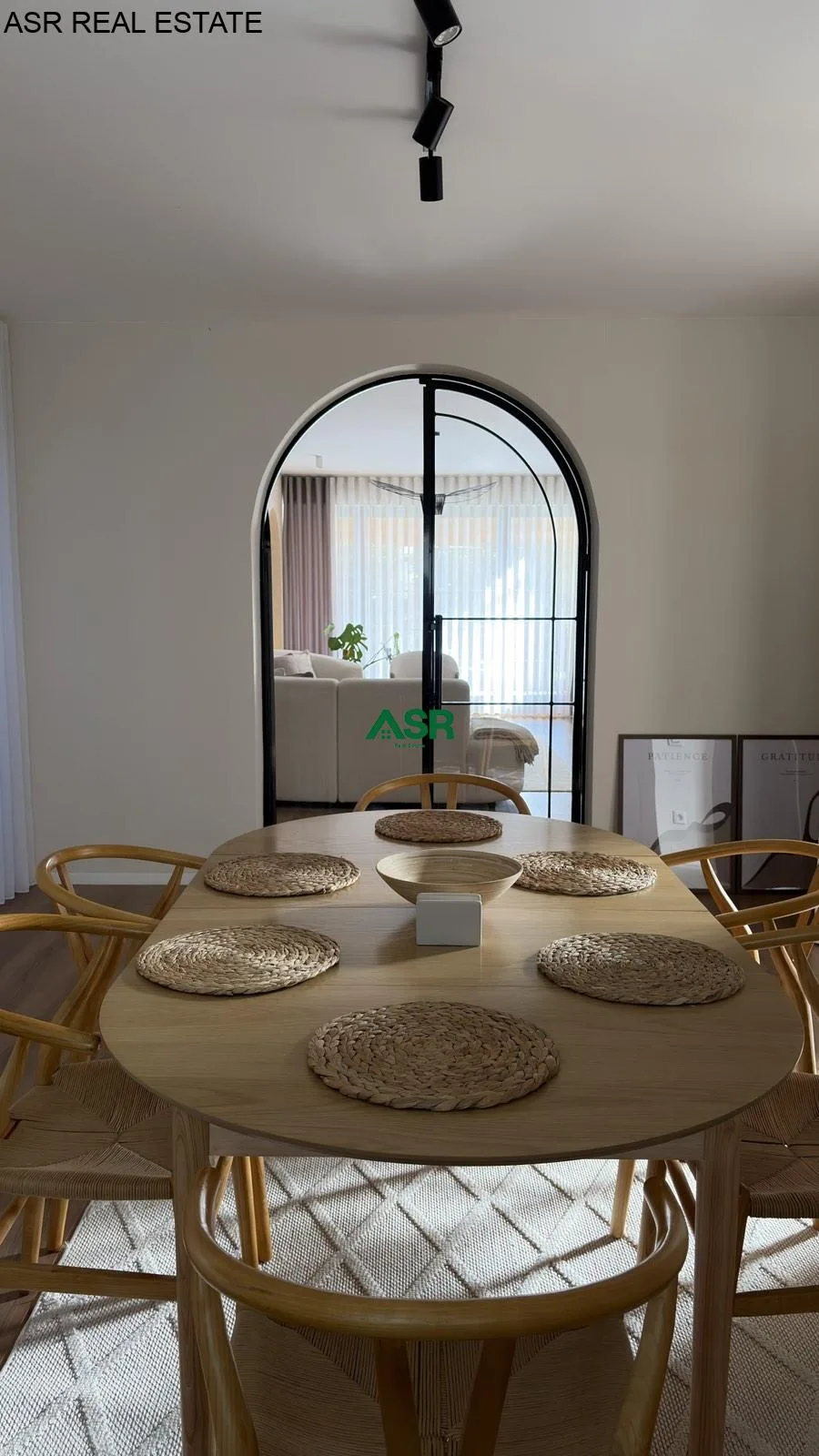 Shtëpi 420m² për SHITJE në Veternik
