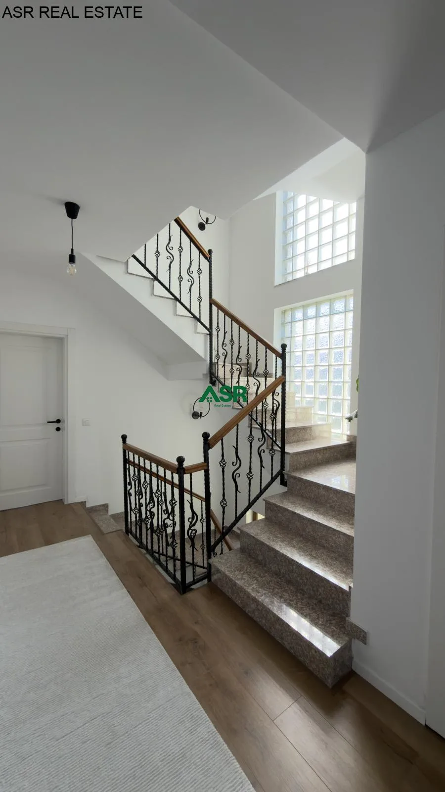 Shtëpi 420m² për SHITJE në Veternik