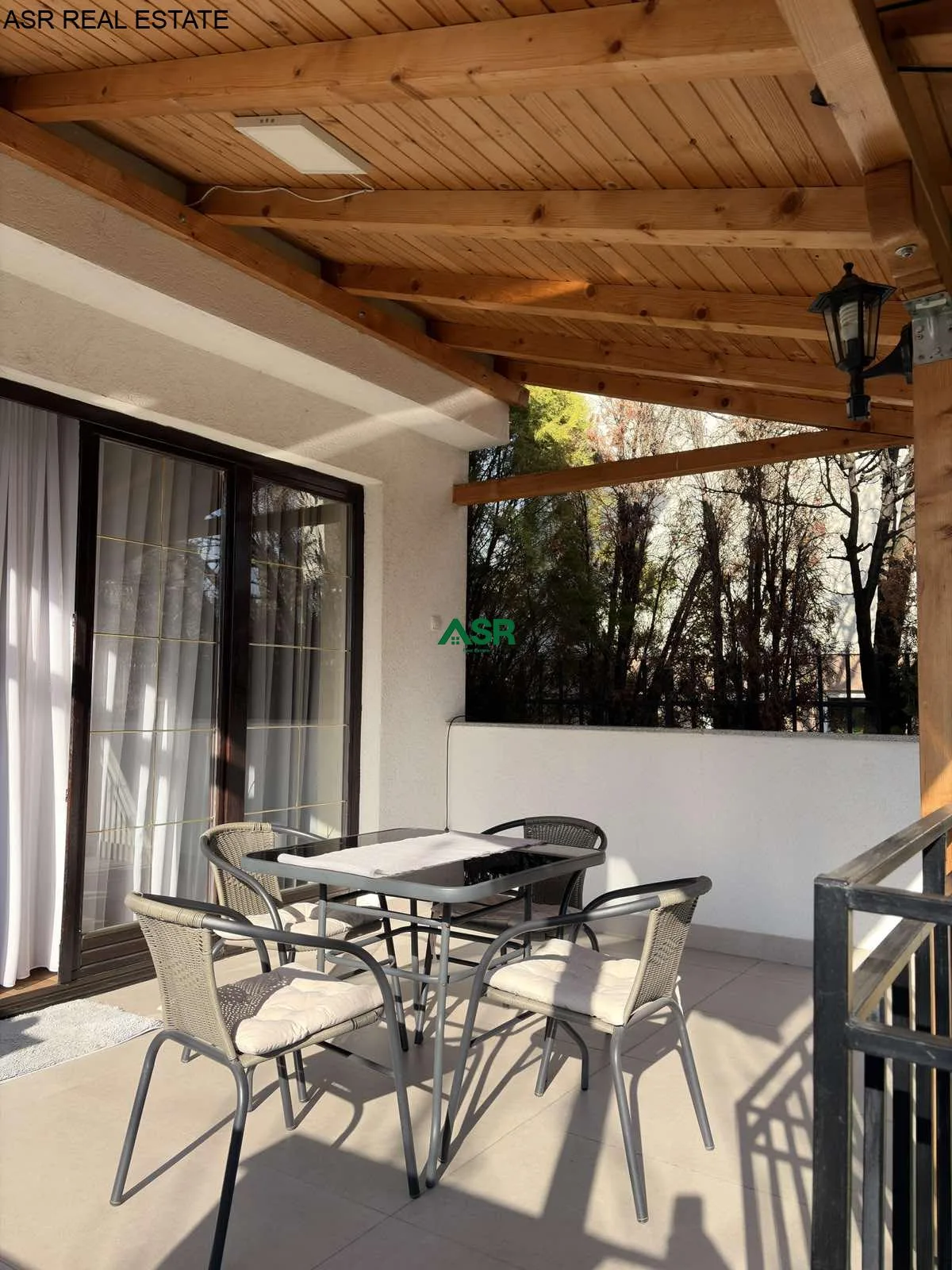 Shtëpi 420m² për SHITJE në Veternik