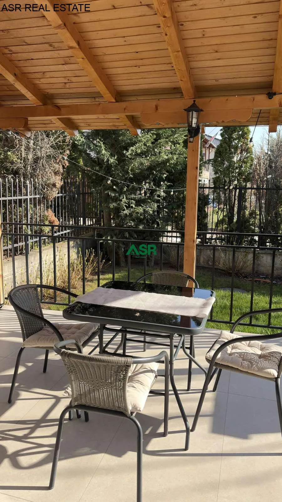 Shtëpi 420m² për SHITJE në Veternik