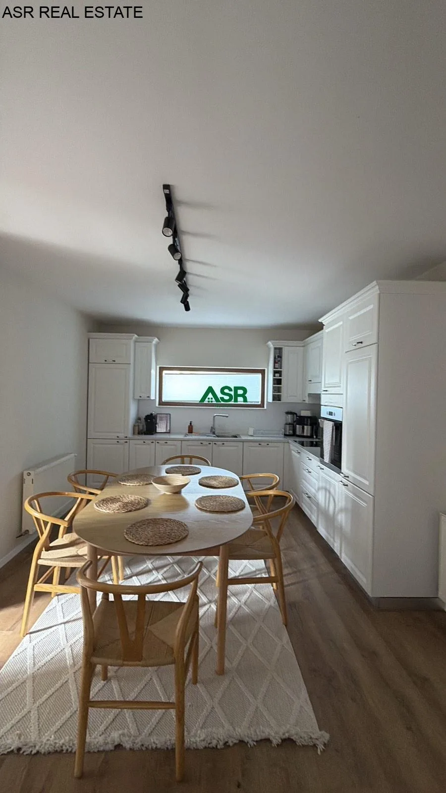 Shtëpi 420m² për SHITJE në Veternik