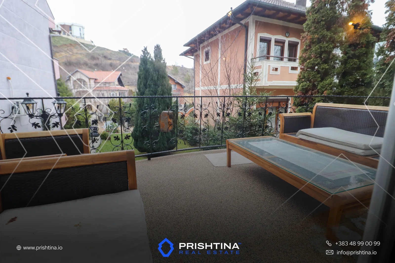 Shtëpi me qira 200m² në Sofali