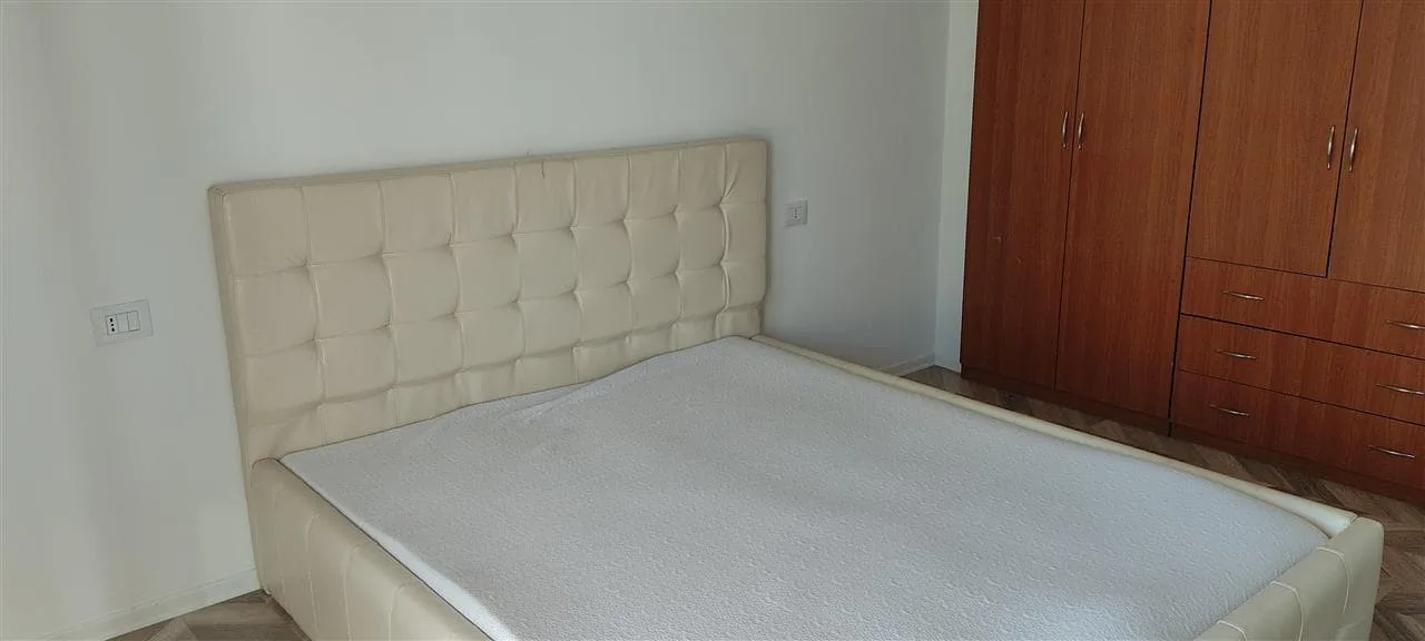 Apartament me qera 2+1 tek Rruga 5 Maj (ID B2201336) Tirane