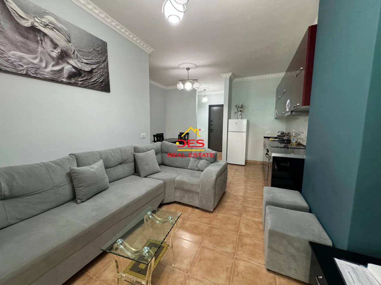 JEPET ME QIRA APARTAMENT 1+1 NË LUNGOMARE, VLORË. 📍 Pranë Bar Bonaparte