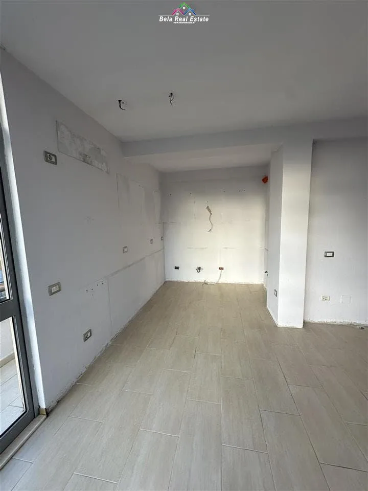 Zyre Me Qera Tek Rruga E Elbasanit (ID BZ2547) Tirane