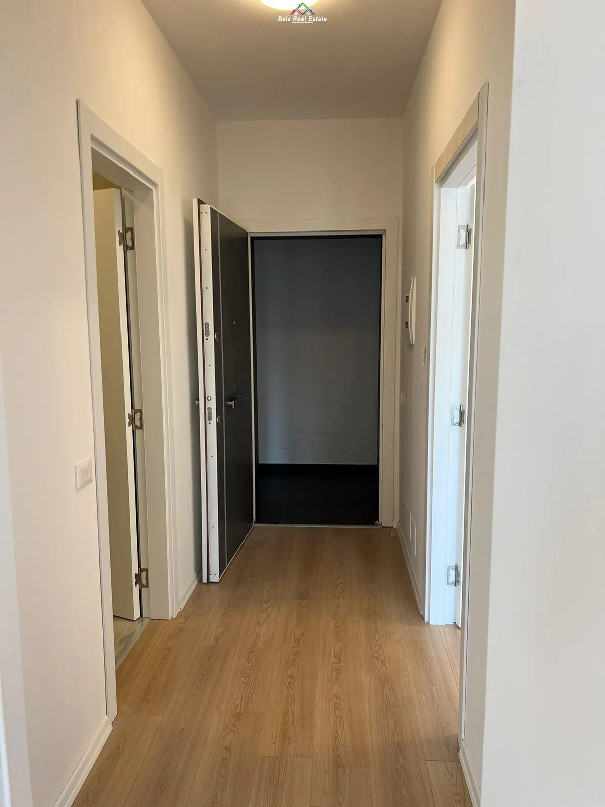 Zyre Me Qera 1+1 tek Kompleksi Arlis, Farmacia 10  (ID BZ2257) Tirane.
