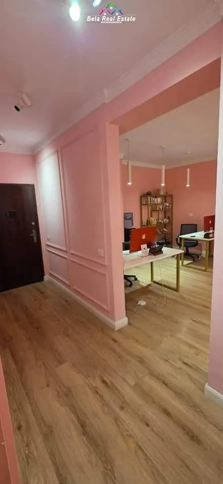 Zyre Me Qera 2+1 Tek Ish Parku (ID BZ2931) Tirane