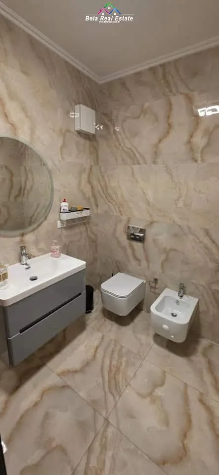 Zyre Me Qera 2+1 Tek Ish Parku (ID BZ2931) Tirane
