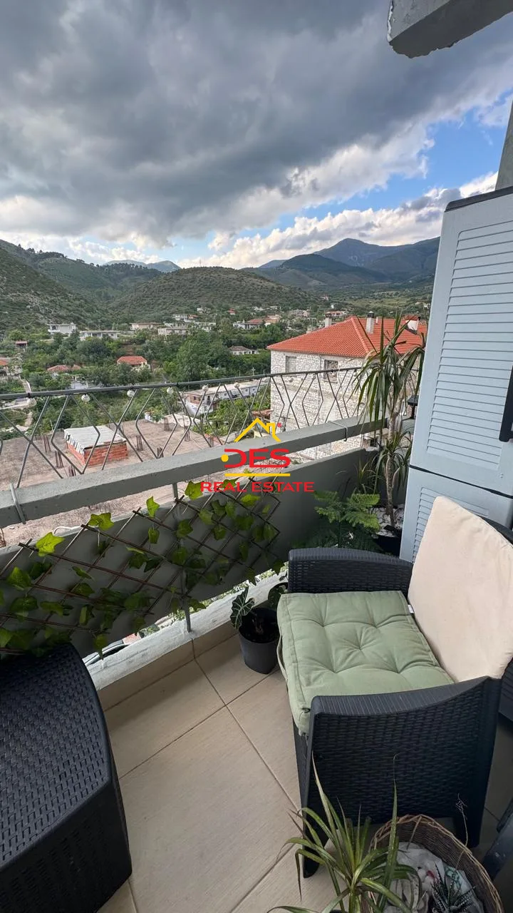 Shitet apartament 2+1 në delvinë