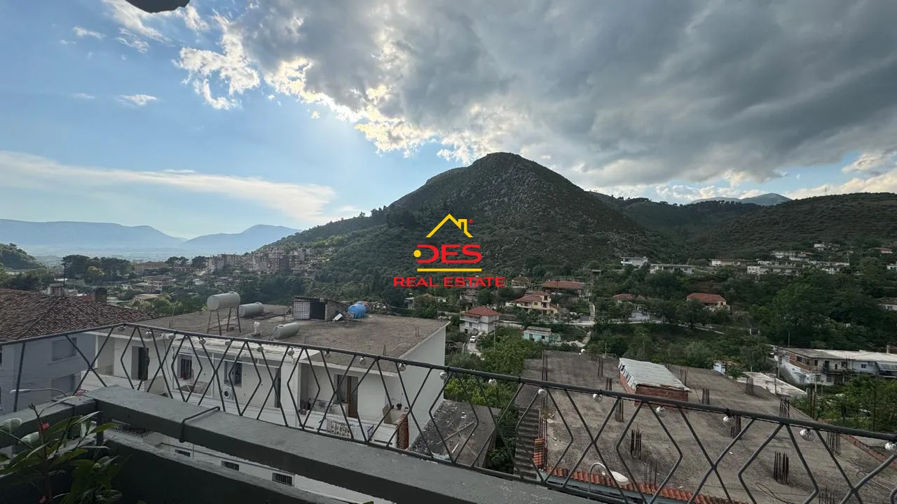 Shitet apartament 2+1 në delvinë
