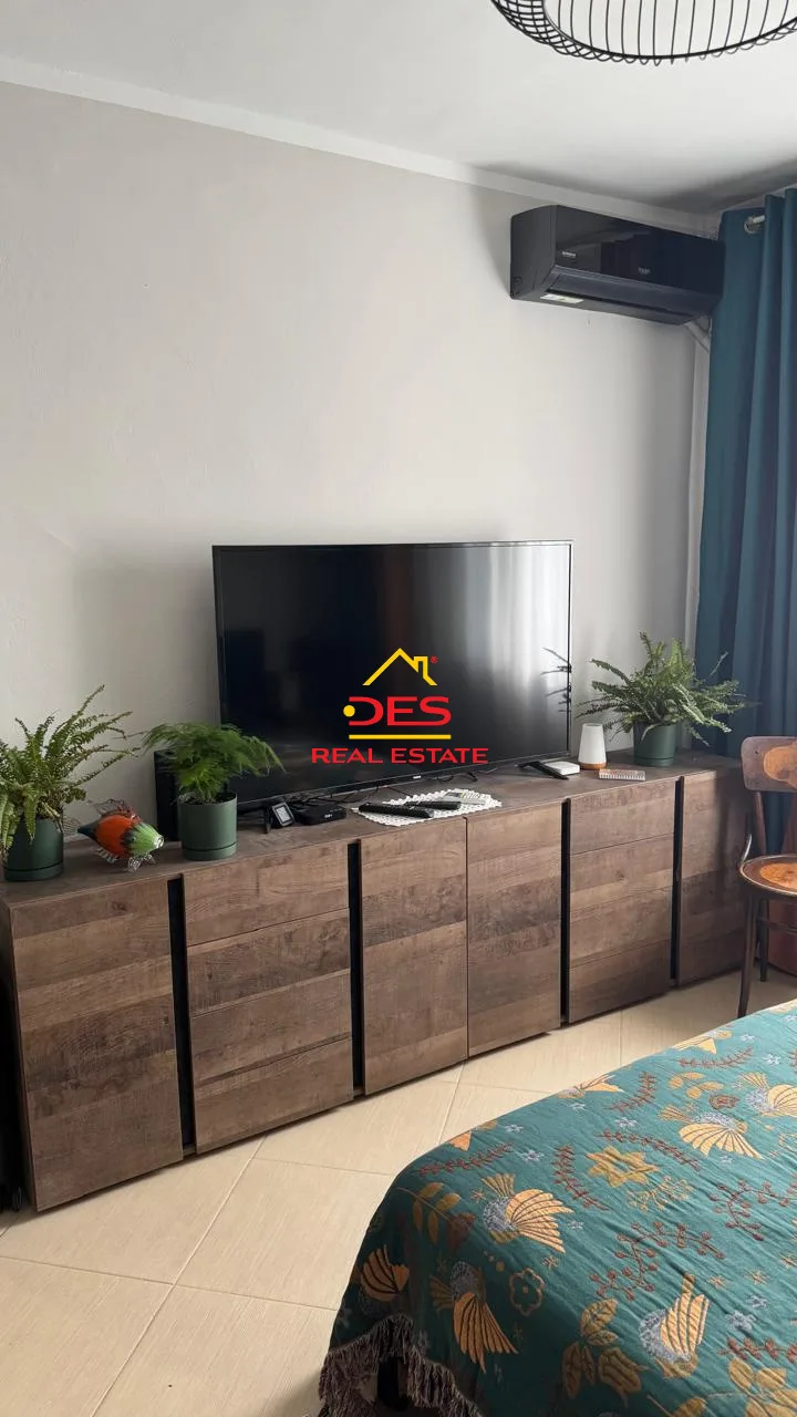 Shitet apartament 2+1 në delvinë