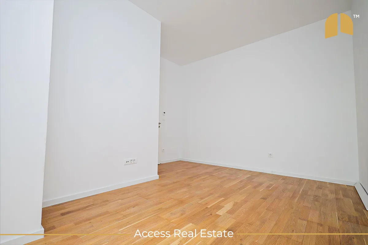 Duplex me QIRA – 4 dhoma gjumi + garazh – Lakrishtë