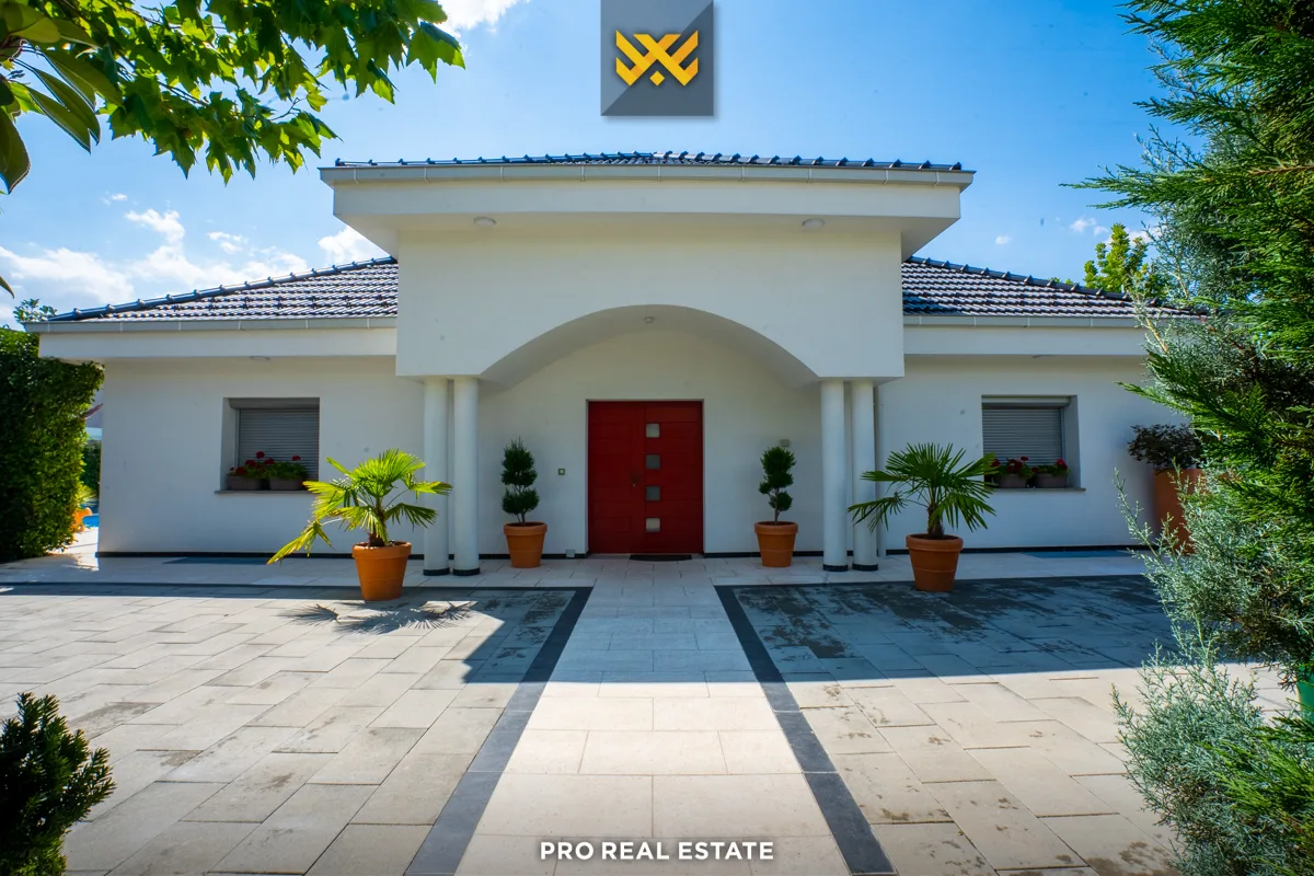 Shtëpi luksoze 475.4m² për #SHITJE në Lagjen Qëndresa