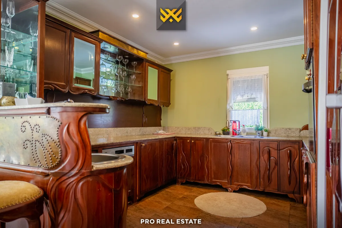 Shtëpi luksoze 475.4m² për #SHITJE në Lagjen Qëndresa