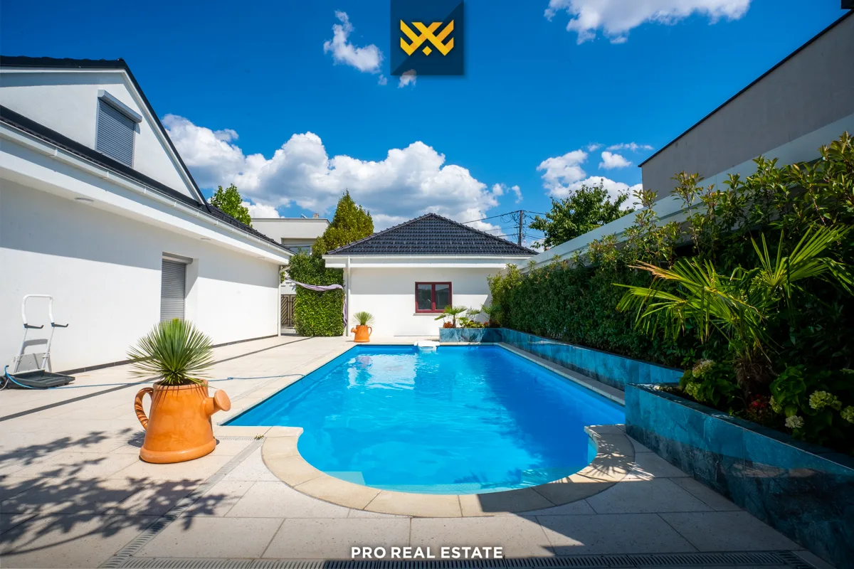 Shtëpi luksoze 475.4m² për #SHITJE në Lagjen Qëndresa