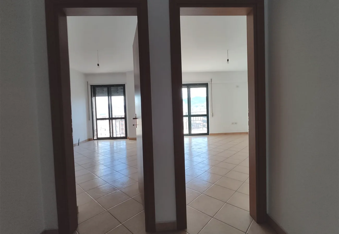 Shitet apartament 1+1 përballë delijorgjit, tiranë.