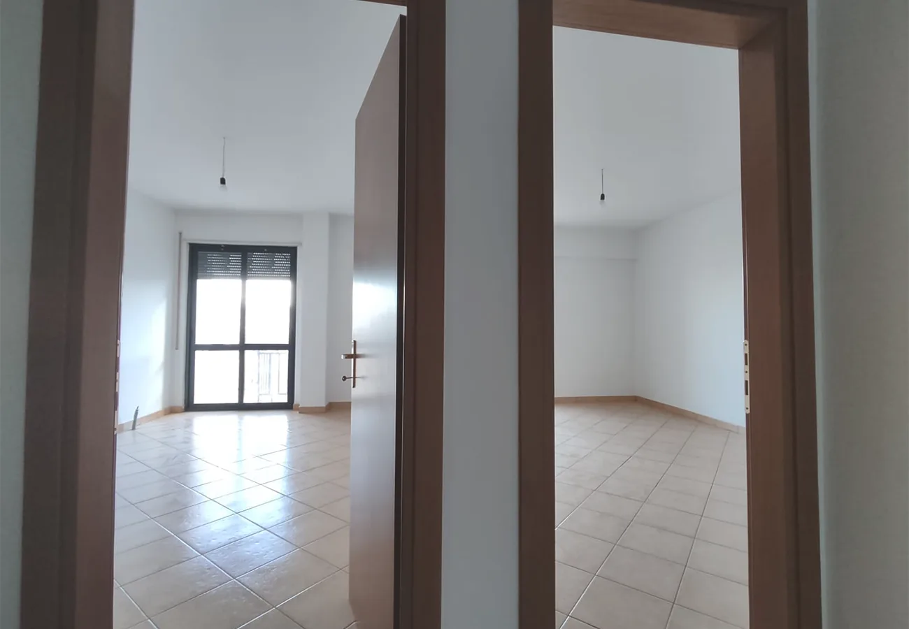 Shitet apartament 1+1 përballë delijorgjit, tiranë.