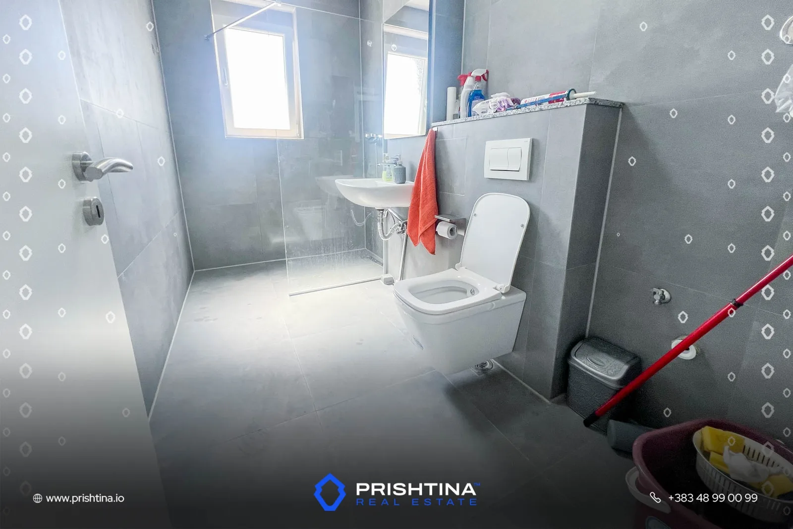 Zyrë me qira 65m² në Ulpianë