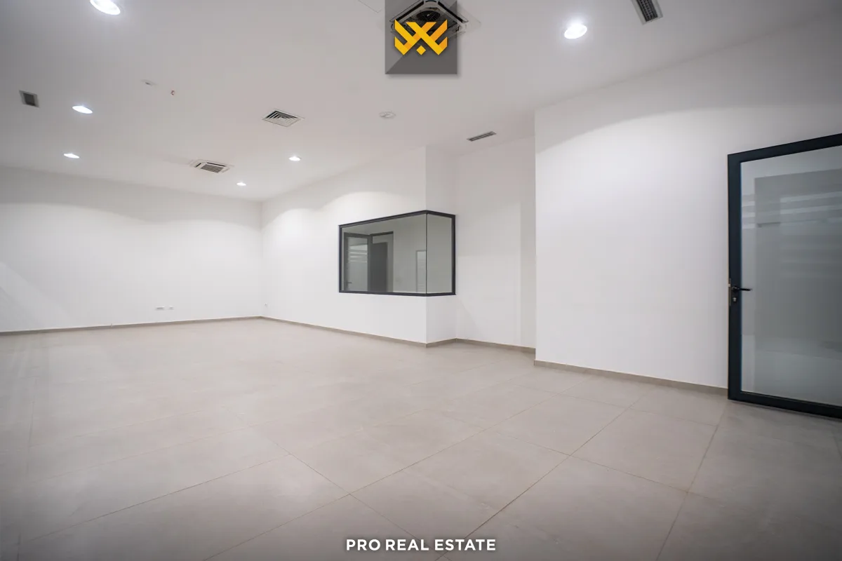 Lokal - Zyrë 900m² me #QIRA në Lakrishtë