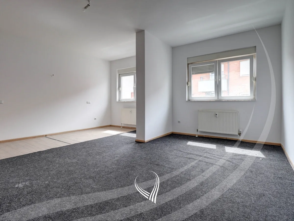 Penthouse zyre me 4 dhoma pune me qira në lagjen Mati 1 – Rruga B