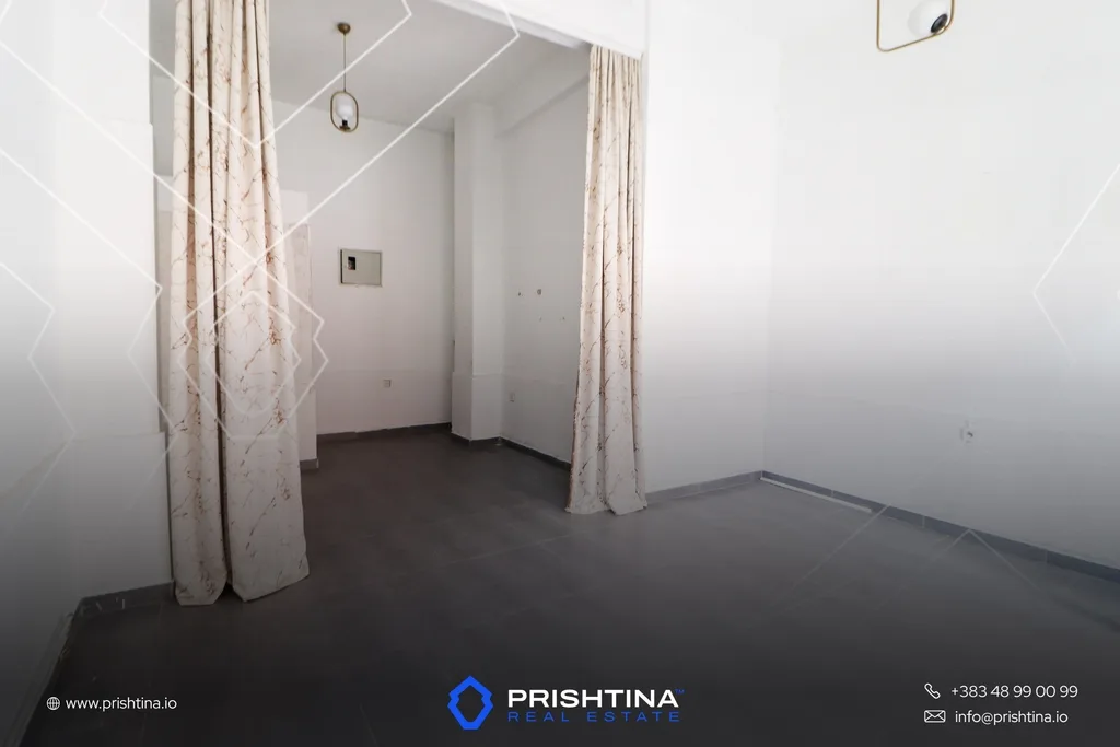Lokal me qira 24m² në Emshir