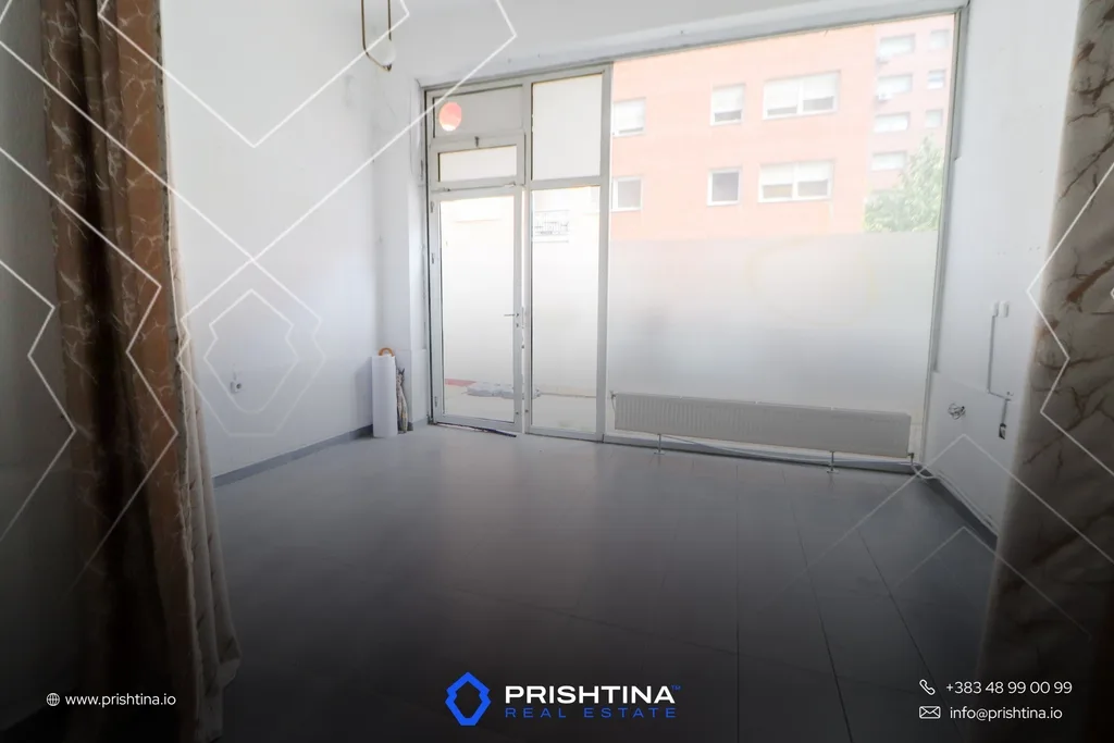 Lokal me qira 24m² në Emshir