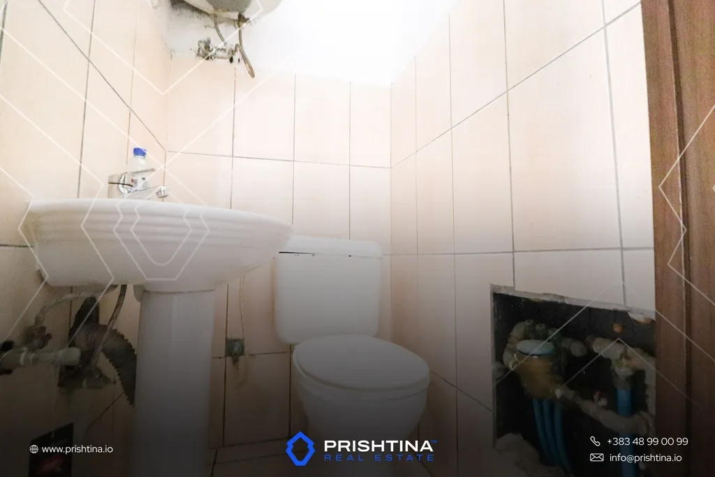 Lokal me qira 24m² në Emshir