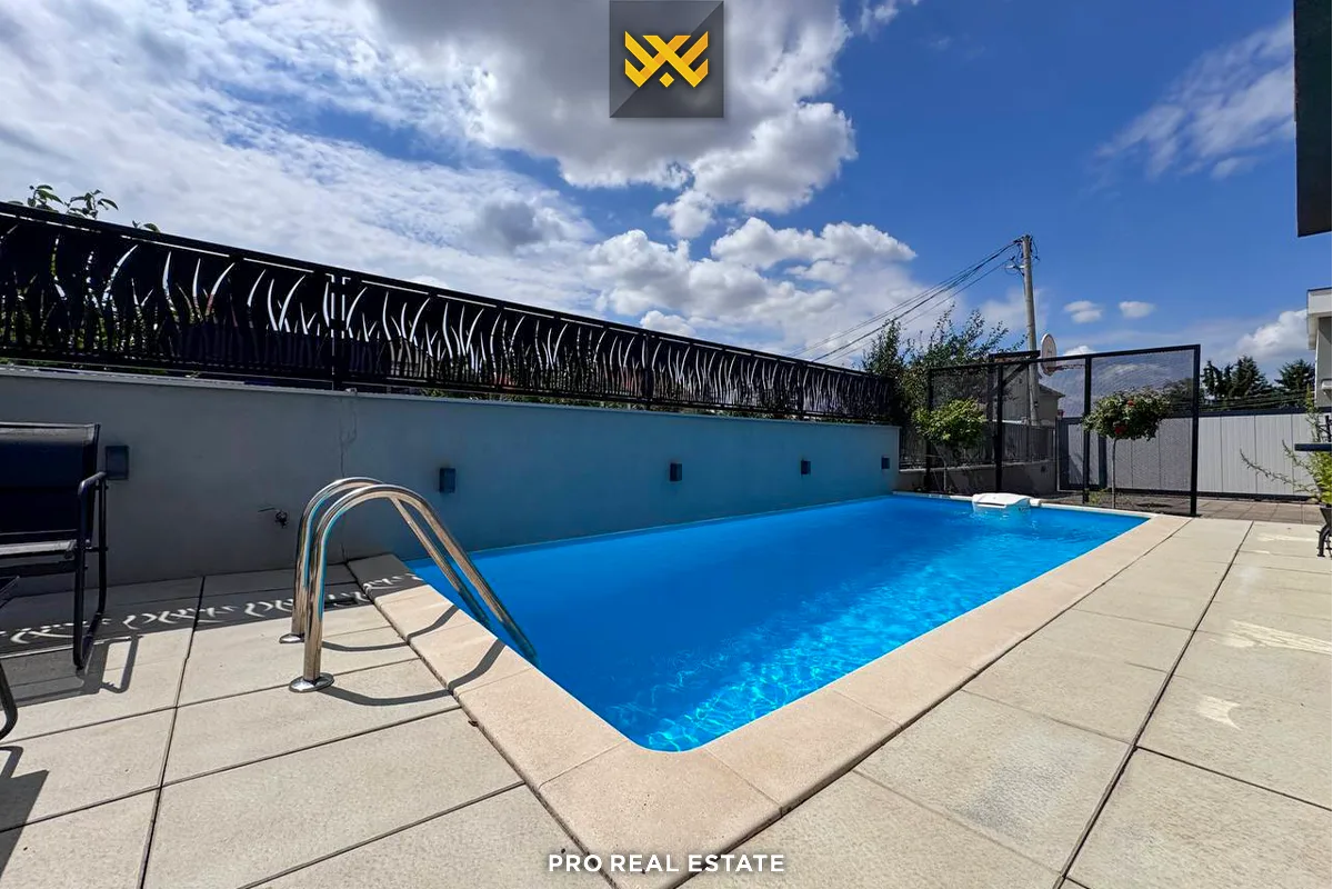 Shtëpi 260m² për #SHITJE në Matiçan