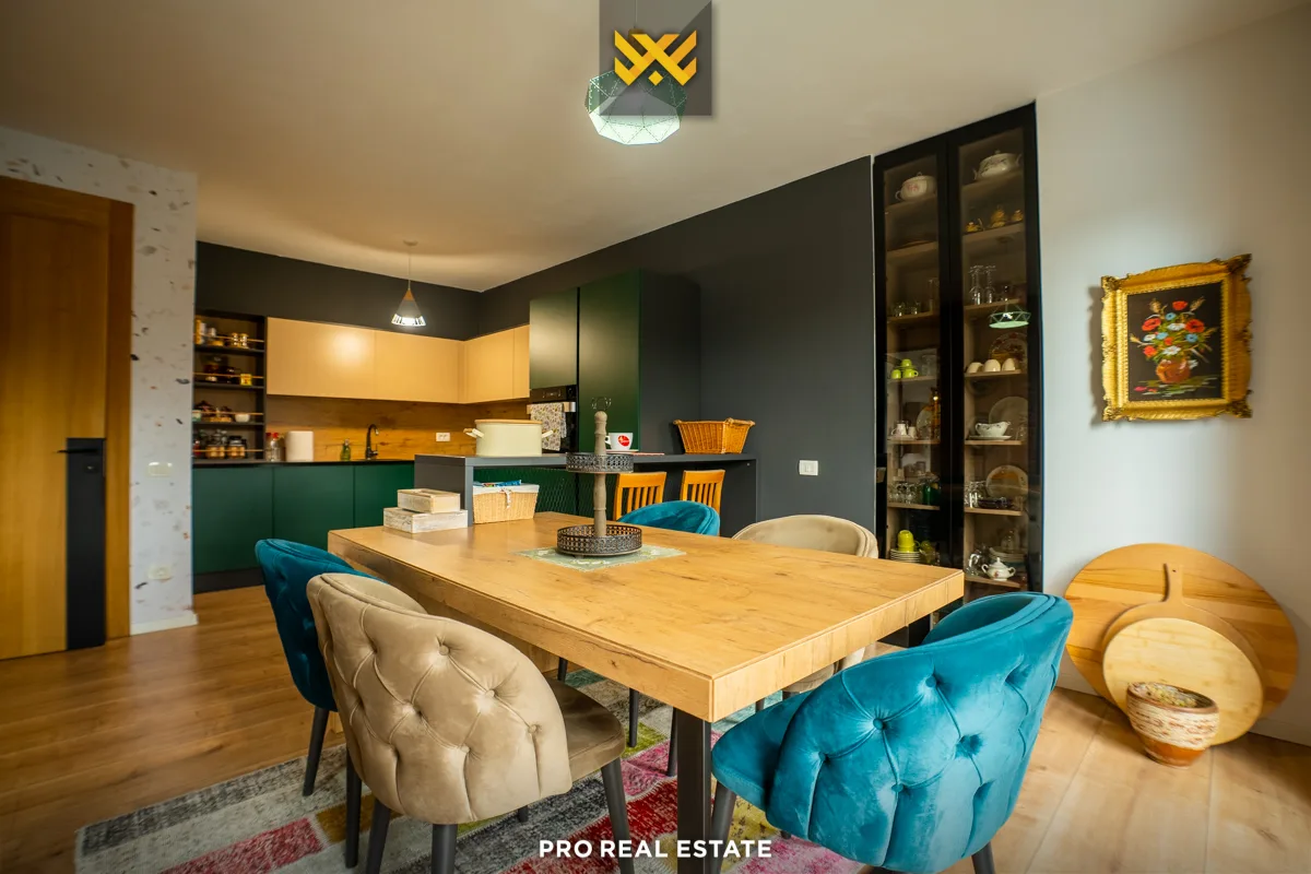 Shtëpi 260m² për #SHITJE në Matiçan
