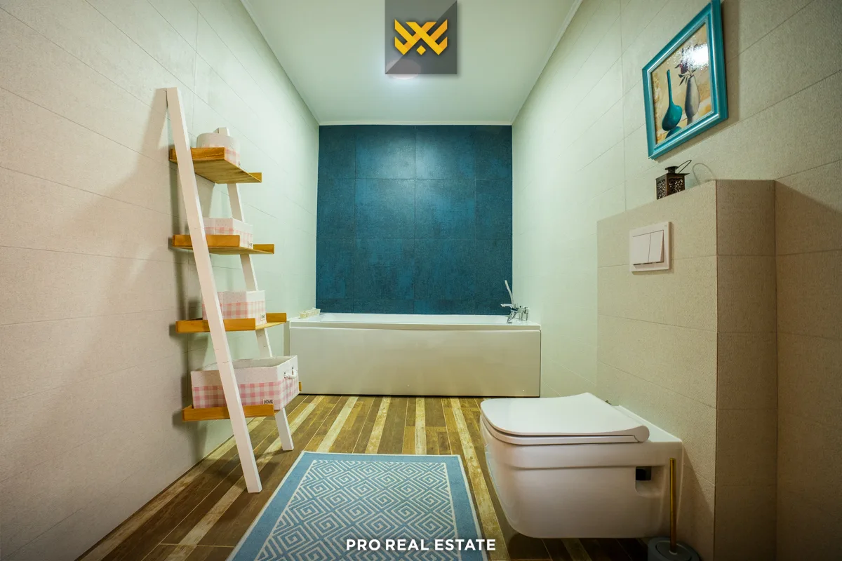 Shtëpi 260m² për #SHITJE në Matiçan