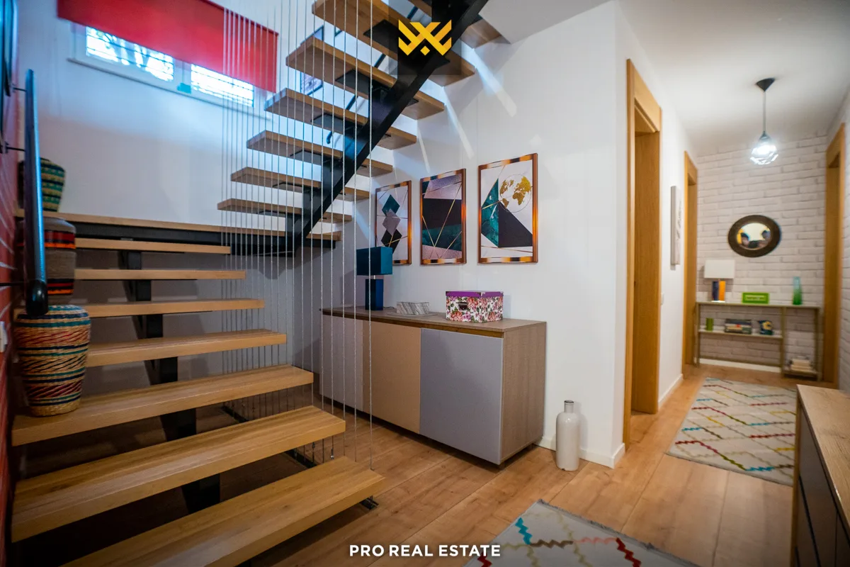 Shtëpi 260m² për #SHITJE në Matiçan