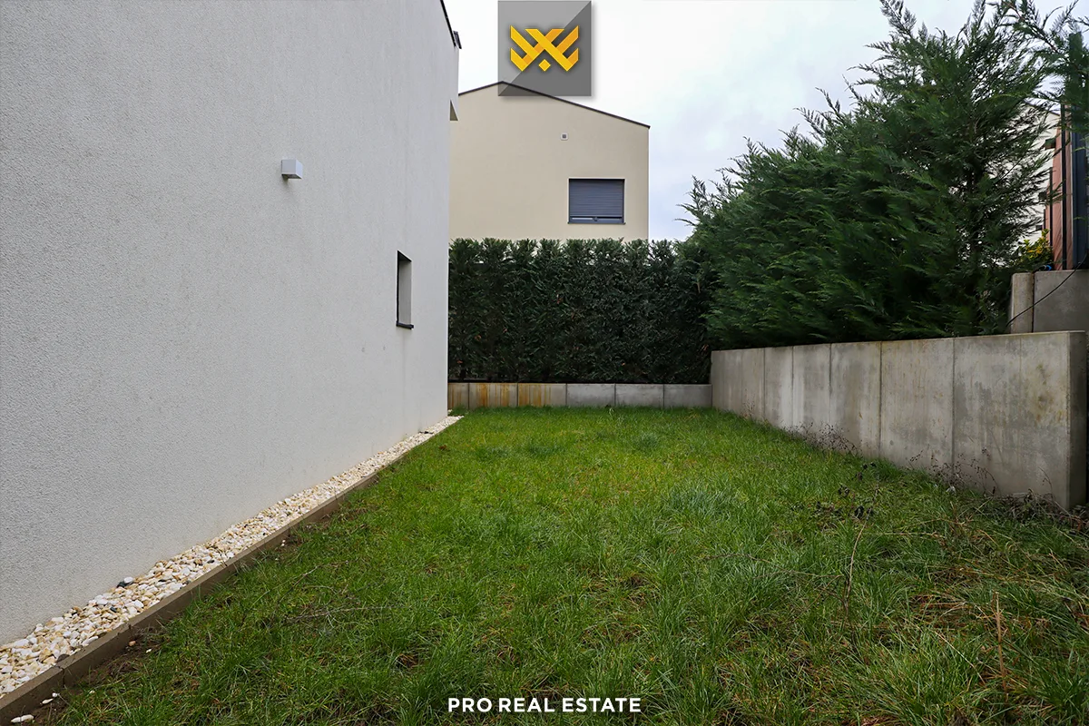 Shtëpi 217.6m² + 60m² për #SHITJE në Qershia Village