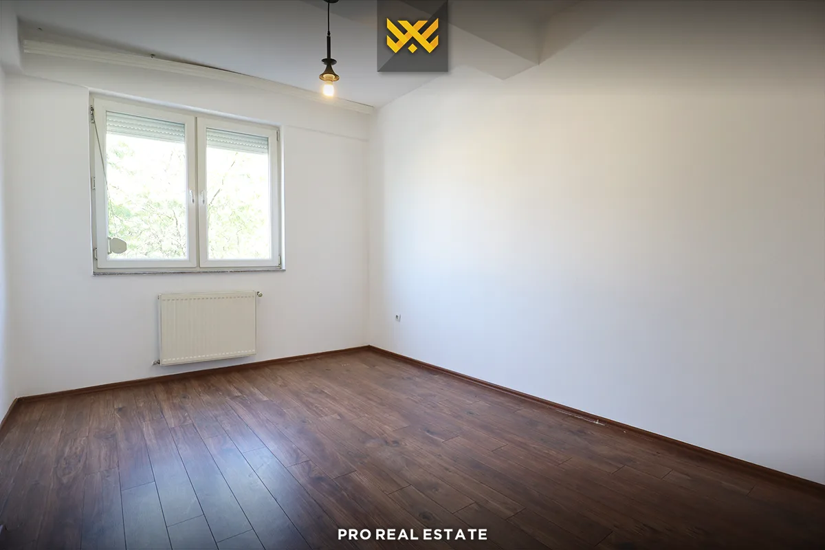 Banesë - Zyre 112m² me #QIRA në Lagjen e Muhaxherëve.
