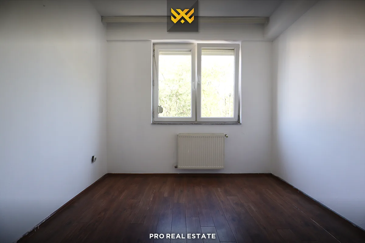 Banesë - Zyre 112m² me #QIRA në Lagjen e Muhaxherëve.
