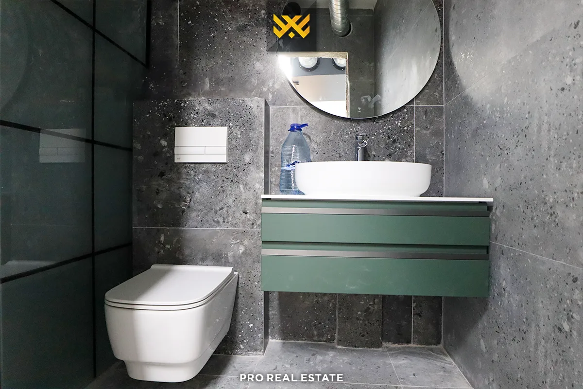 Lokal 229m² + 240m² me #QIRA në Emshir.