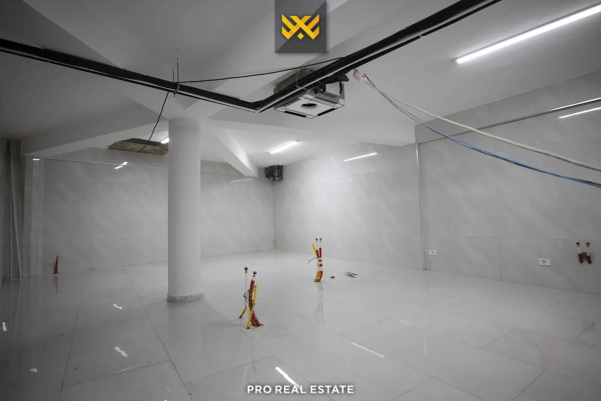 Lokal 229m² + 240m² me #QIRA në Emshir.