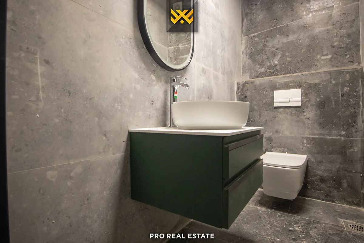 Lokal 229m² + 240m² me #QIRA në Emshir.