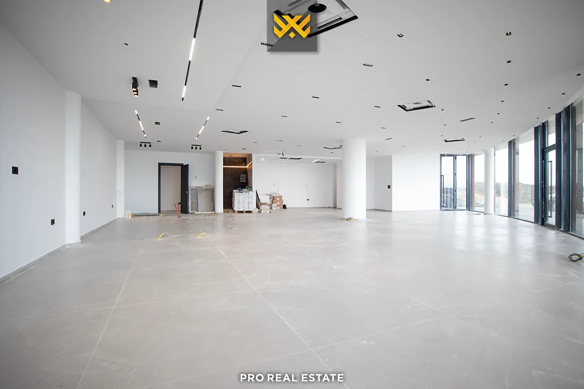 Lokal 229m² + 240m² me #QIRA në Emshir.