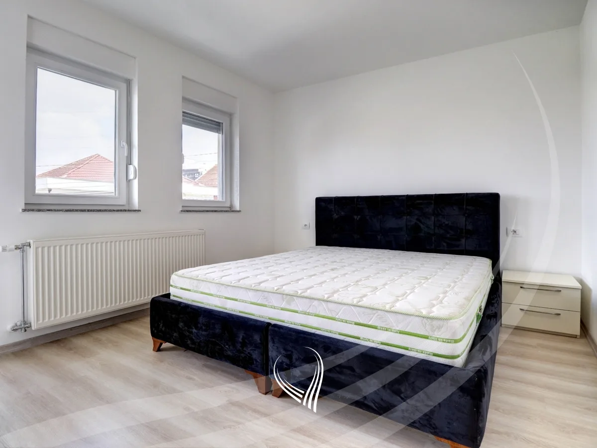 Shtëpi me 4 dhoma gjumi me qira në lagjen Prishtina e Re
