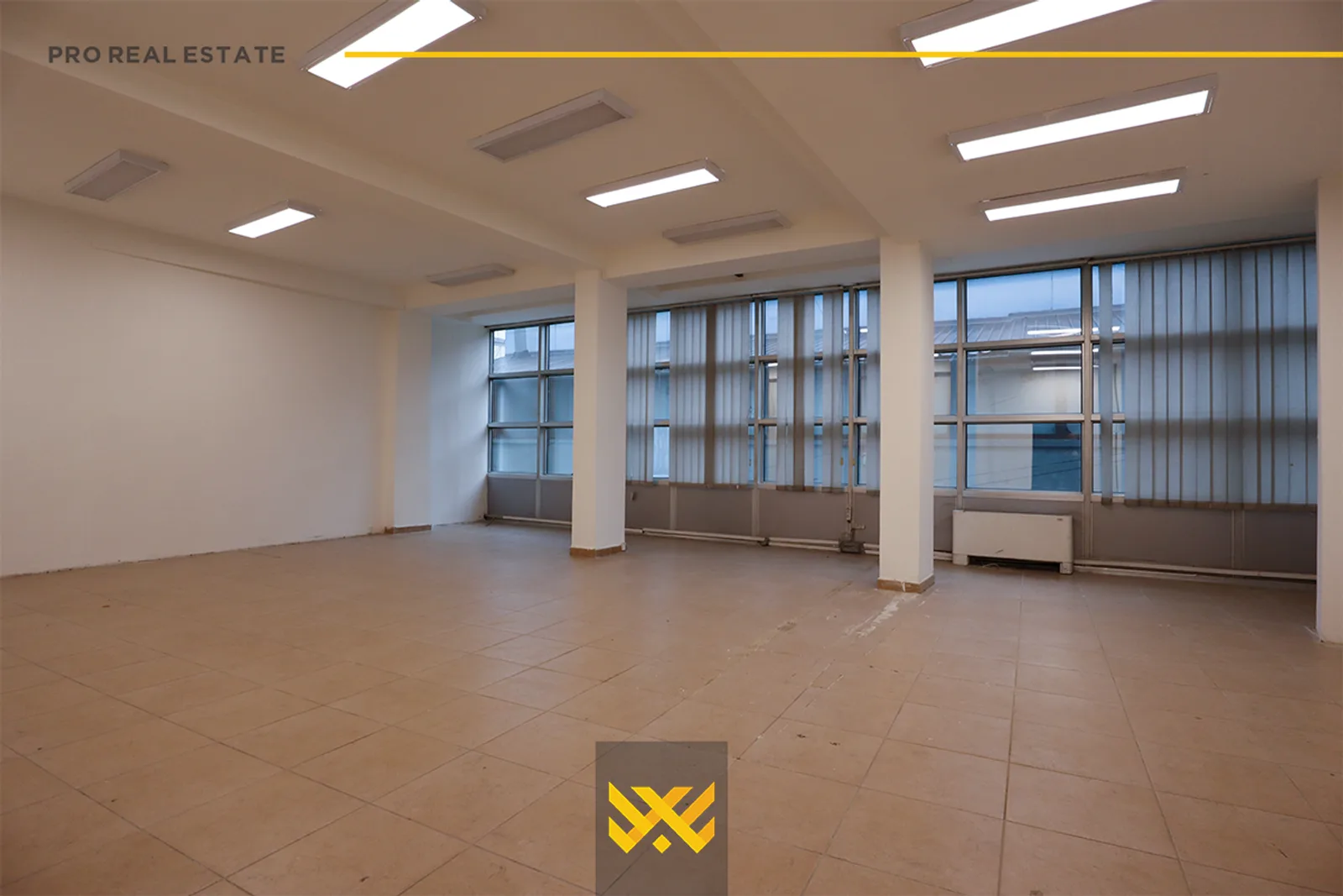 Objekt Afarist / Zyrë 800m² me #QIRA te Qafa