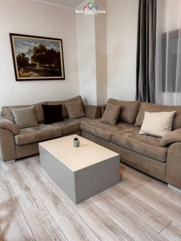 Apartament Me Qera 2+1 prane Stacionit te Trenit (ID B2201177) Tirane.