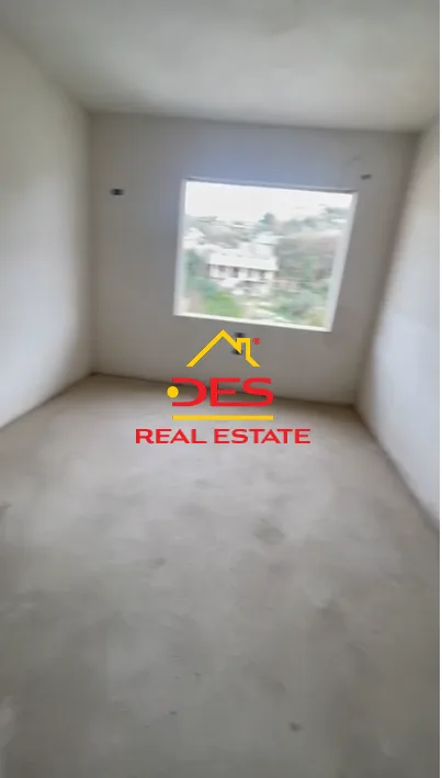 Shitet apartament 2+1 pranë xhamisë,vlorë